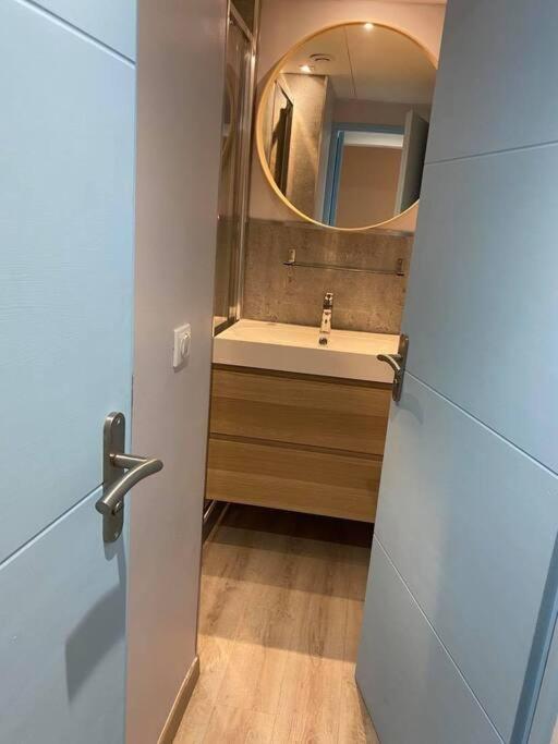 Athena Ohana, Les Pieds Dans L'eau Appartement Bandol